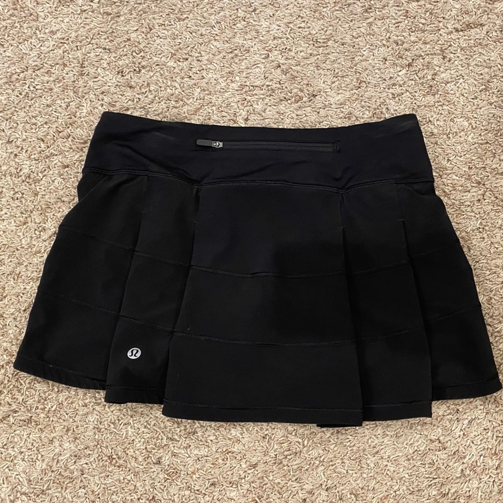 Lululemon Pace Rival tennis skirt, size 4, color black.